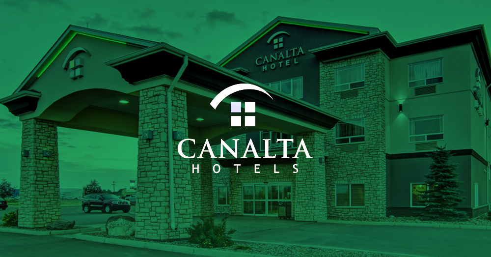 صورة لفندق كانالتا، مع تراكب أخضر شفاف، وشعار فنادق كانالتا باللون الأبيض في الوسط
